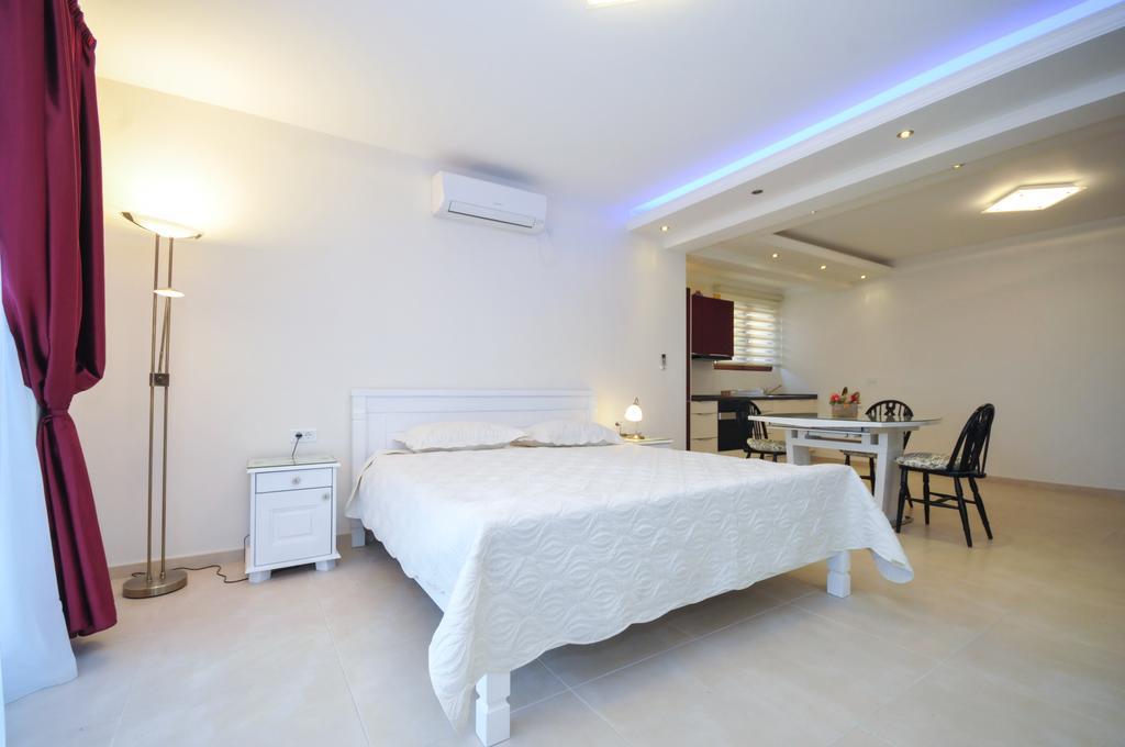 St.George Apartments Petrovac Rum bild