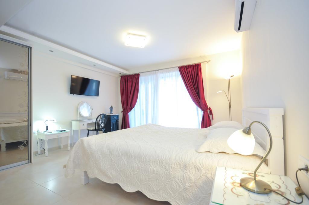 St.George Apartments Petrovac Rum bild