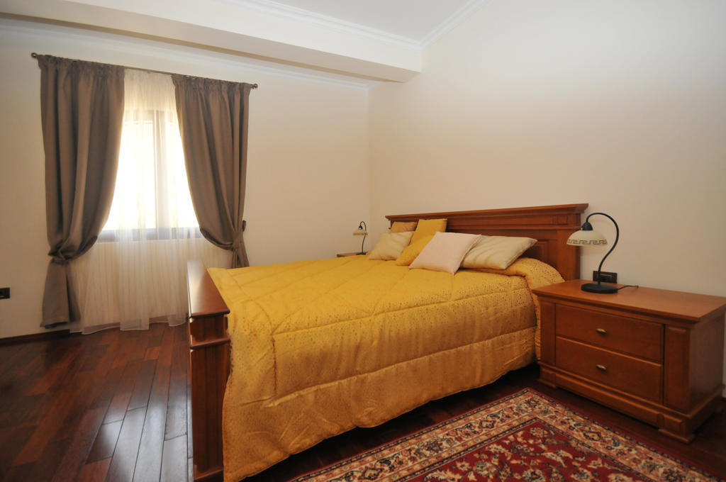 St.George Apartments Petrovac Exteriör bild